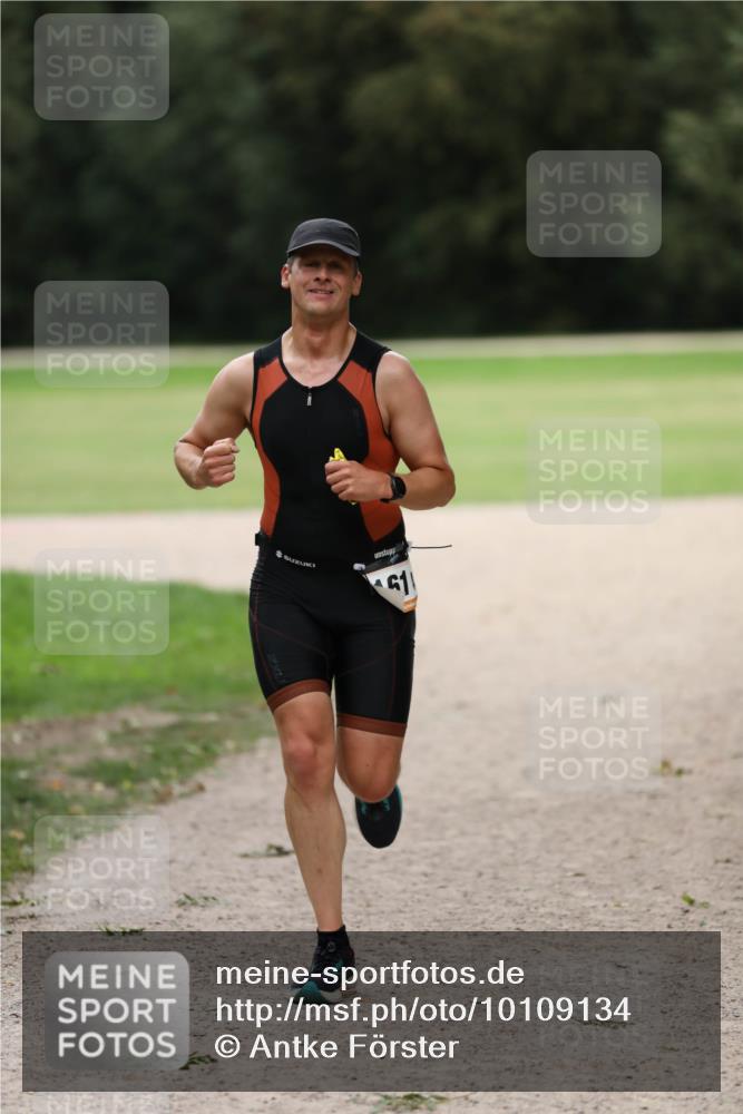 30.08.2026 - Elbe Triathlon Hamburg Antke Förster http://msf.ph/oto/10109134 30.08.2026 15:09:25 Laufen 11 meine-sportfotos.de