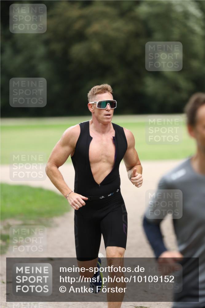 30.08.2026 - Elbe Triathlon Hamburg Antke Förster http://msf.ph/oto/10109152 30.08.2026 15:09:37 Laufen  meine-sportfotos.de