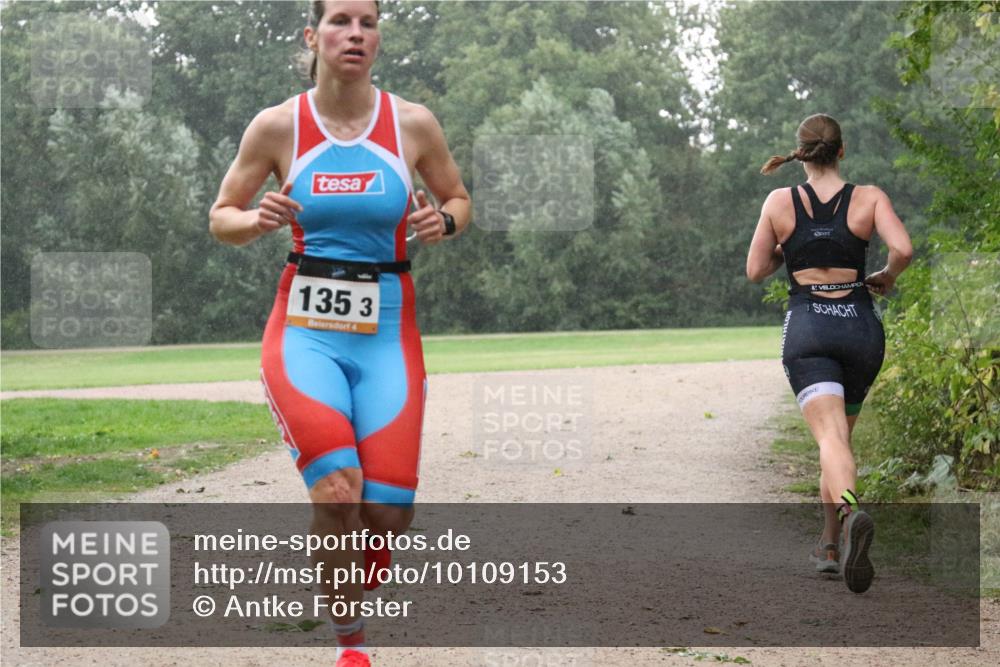 30.08.2026 - Elbe Triathlon Hamburg Antke Förster http://msf.ph/oto/10109153 30.08.2026 15:43:08 Laufen 1353, 4 meine-sportfotos.de