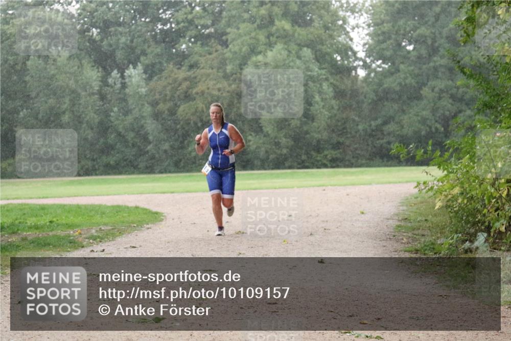30.08.2026 - Elbe Triathlon Hamburg Antke Förster http://msf.ph/oto/10109157 30.08.2026 15:43:41 Laufen  meine-sportfotos.de