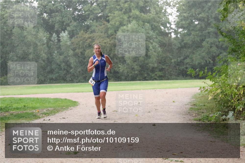 30.08.2026 - Elbe Triathlon Hamburg Antke Förster http://msf.ph/oto/10109159 30.08.2026 15:43:41 Laufen 31, 3 meine-sportfotos.de