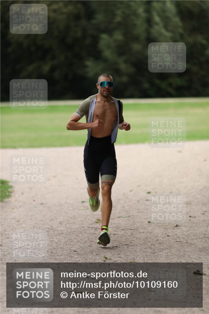 30.08.2026 - Elbe Triathlon Hamburg Antke Förster http://msf.ph/oto/10109160 30.08.2026 15:10:25 Laufen  meine-sportfotos.de