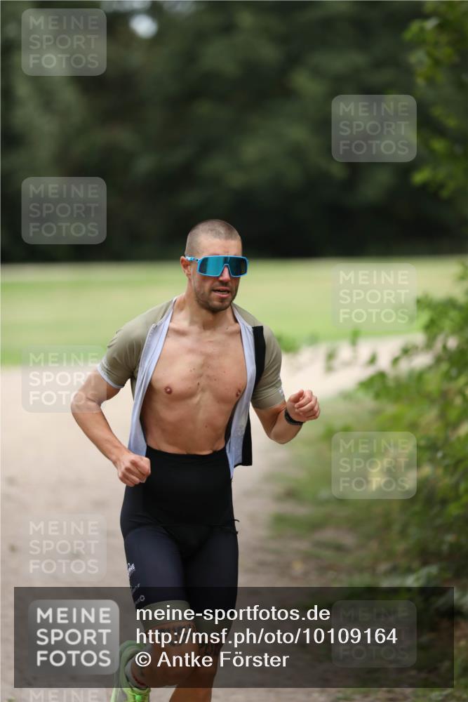 30.08.2026 - Elbe Triathlon Hamburg Antke Förster http://msf.ph/oto/10109164 30.08.2026 15:10:27 Laufen  meine-sportfotos.de