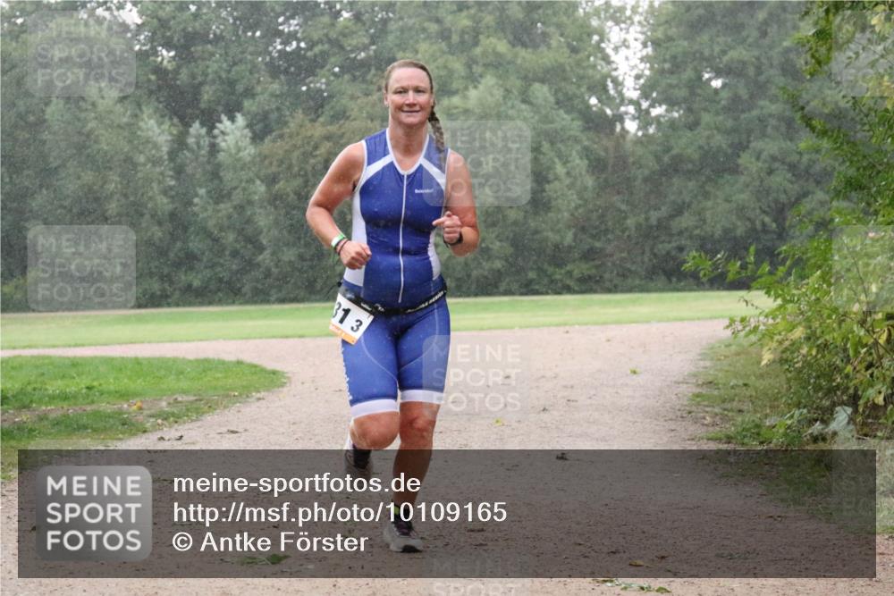 30.08.2026 - Elbe Triathlon Hamburg Antke Förster http://msf.ph/oto/10109165 30.08.2026 15:43:44 Laufen 31, 3 meine-sportfotos.de