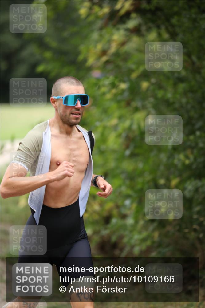 30.08.2026 - Elbe Triathlon Hamburg Antke Förster http://msf.ph/oto/10109166 30.08.2026 15:10:27 Laufen  meine-sportfotos.de
