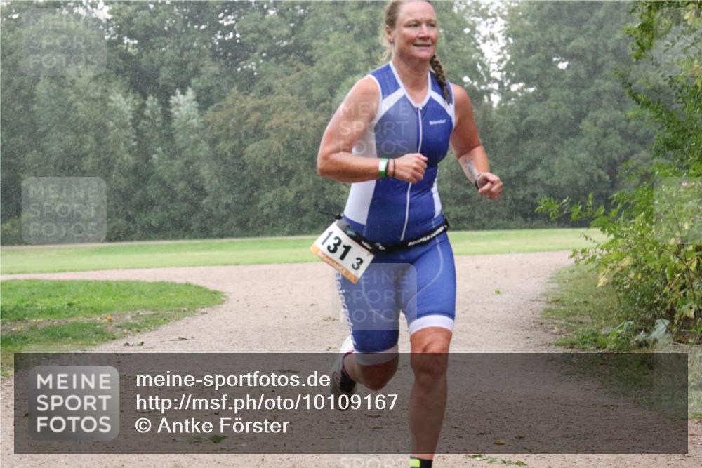 30.08.2026 - Elbe Triathlon Hamburg Antke Förster http://msf.ph/oto/10109167 30.08.2026 15:43:44 Laufen 131, 3 meine-sportfotos.de