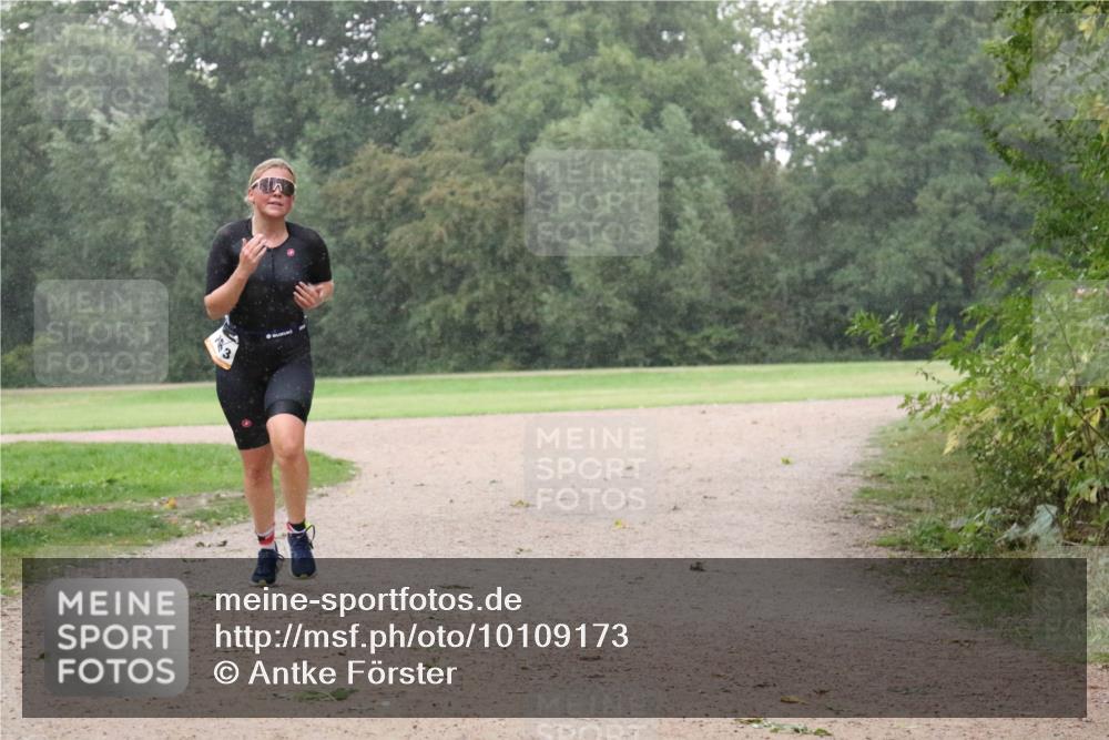 30.08.2026 - Elbe Triathlon Hamburg Antke Förster http://msf.ph/oto/10109173 30.08.2026 15:44:00 Laufen 3 meine-sportfotos.de