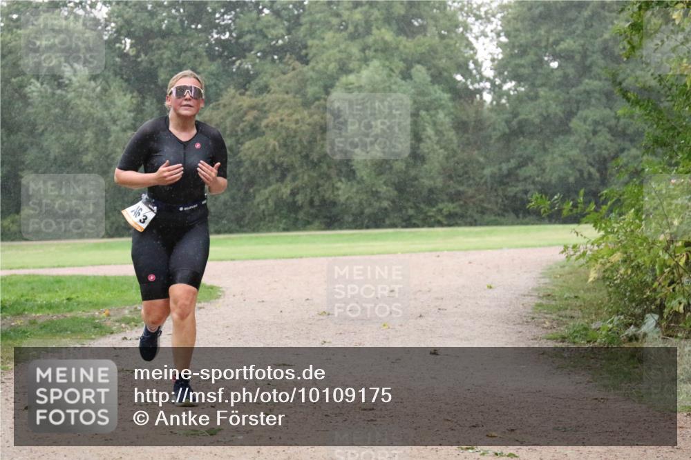 30.08.2026 - Elbe Triathlon Hamburg Antke Förster http://msf.ph/oto/10109175 30.08.2026 15:44:01 Laufen 463 meine-sportfotos.de
