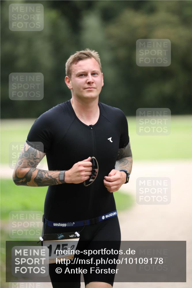 30.08.2026 - Elbe Triathlon Hamburg Antke Förster http://msf.ph/oto/10109178 30.08.2026 15:10:54 Laufen 1452 meine-sportfotos.de