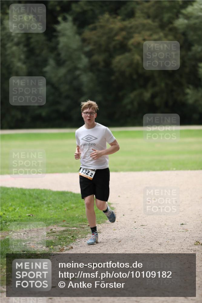 30.08.2026 - Elbe Triathlon Hamburg Antke Förster http://msf.ph/oto/10109182 30.08.2026 15:11:05 Laufen 132, 2 meine-sportfotos.de