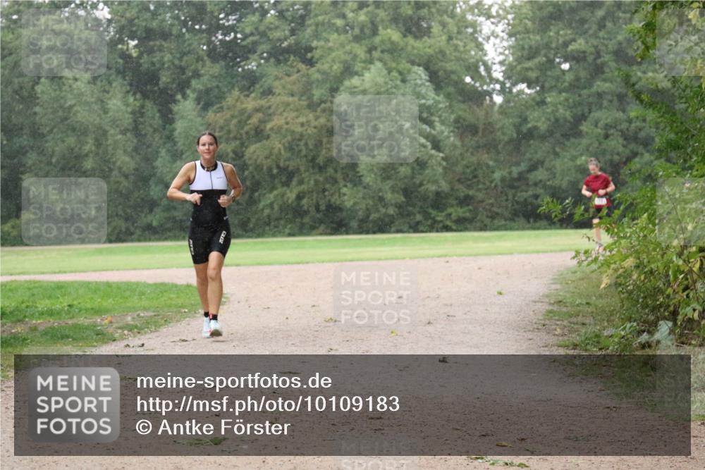 30.08.2026 - Elbe Triathlon Hamburg Antke Förster http://msf.ph/oto/10109183 30.08.2026 15:44:50 Laufen  meine-sportfotos.de