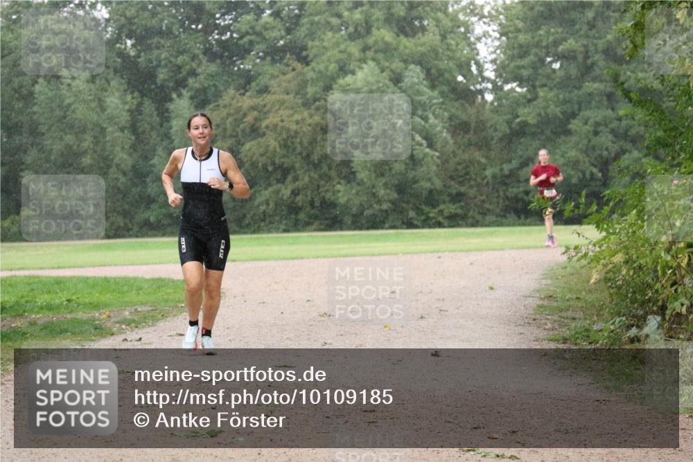 30.08.2026 - Elbe Triathlon Hamburg Antke Förster http://msf.ph/oto/10109185 30.08.2026 15:44:50 Laufen  meine-sportfotos.de