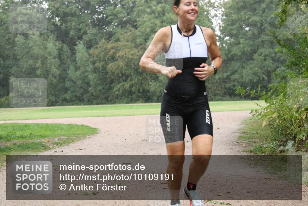 30.08.2026 - Elbe Triathlon Hamburg Antke Förster http://msf.ph/oto/10109191 30.08.2026 15:44:53 Laufen 3 meine-sportfotos.de