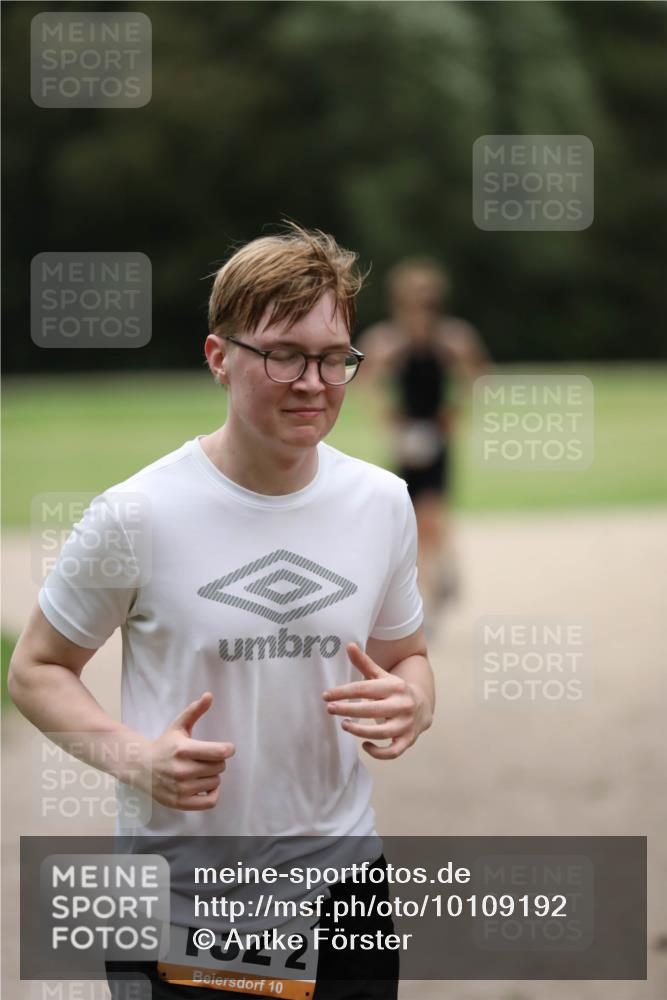 30.08.2026 - Elbe Triathlon Hamburg Antke Förster http://msf.ph/oto/10109192 30.08.2026 15:11:09 Laufen 1522, 10 meine-sportfotos.de