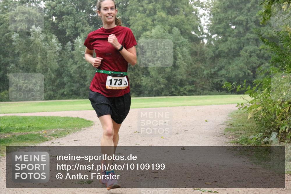 30.08.2026 - Elbe Triathlon Hamburg Antke Förster http://msf.ph/oto/10109199 30.08.2026 15:45:00 Laufen 1733 meine-sportfotos.de
