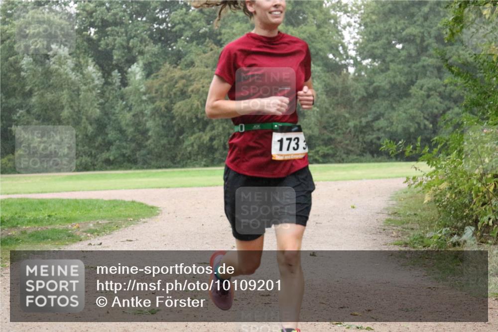 30.08.2026 - Elbe Triathlon Hamburg Antke Förster http://msf.ph/oto/10109201 30.08.2026 15:45:01 Laufen 0, 1733 meine-sportfotos.de