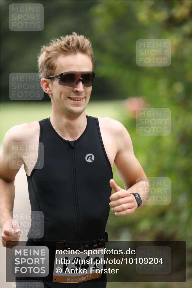 30.08.2026 - Elbe Triathlon Hamburg Antke Förster http://msf.ph/oto/10109204 30.08.2026 15:11:15 Laufen 1342, 3 meine-sportfotos.de