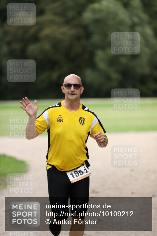 30.08.2026 - Elbe Triathlon Hamburg Antke Förster http://msf.ph/oto/10109212 30.08.2026 15:11:45 Laufen 1552 meine-sportfotos.de