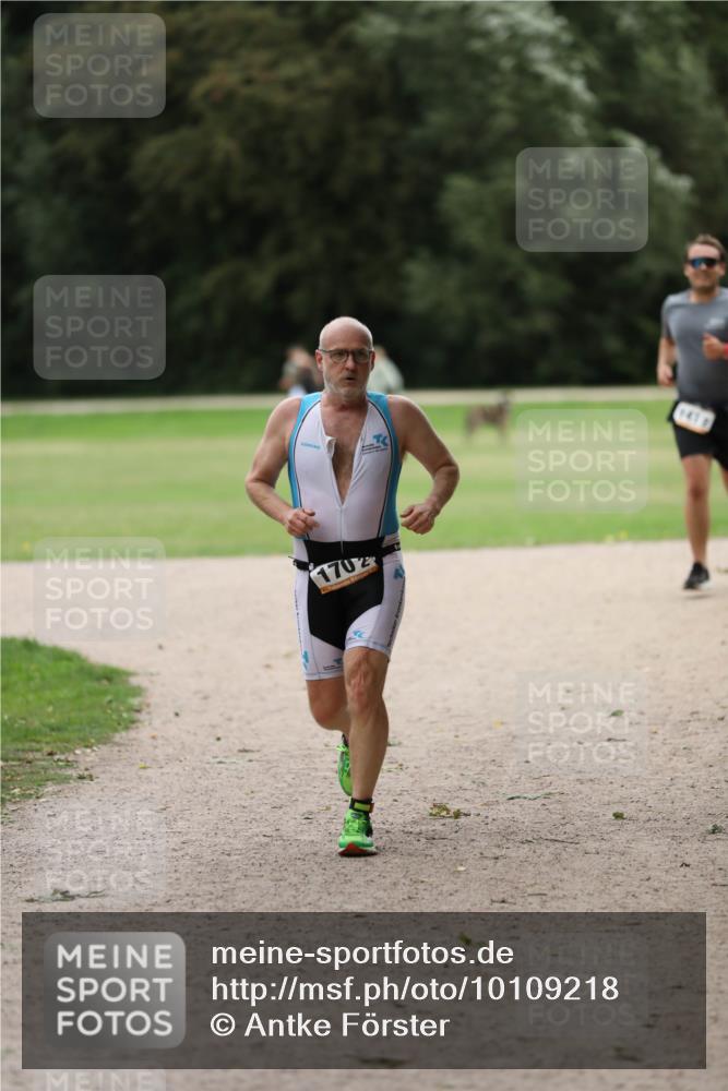30.08.2026 - Elbe Triathlon Hamburg Antke Förster http://msf.ph/oto/10109218 30.08.2026 15:12:45 Laufen 1702, 1410 meine-sportfotos.de