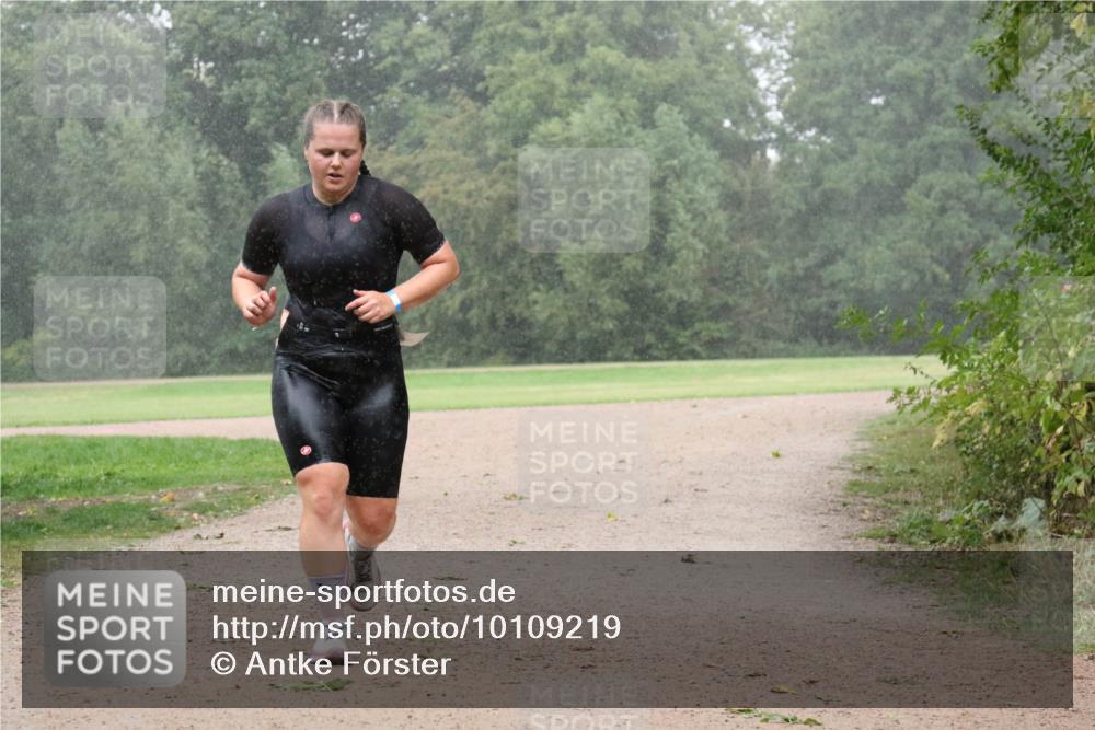 30.08.2026 - Elbe Triathlon Hamburg Antke Förster http://msf.ph/oto/10109219 30.08.2026 15:46:22 Laufen  meine-sportfotos.de