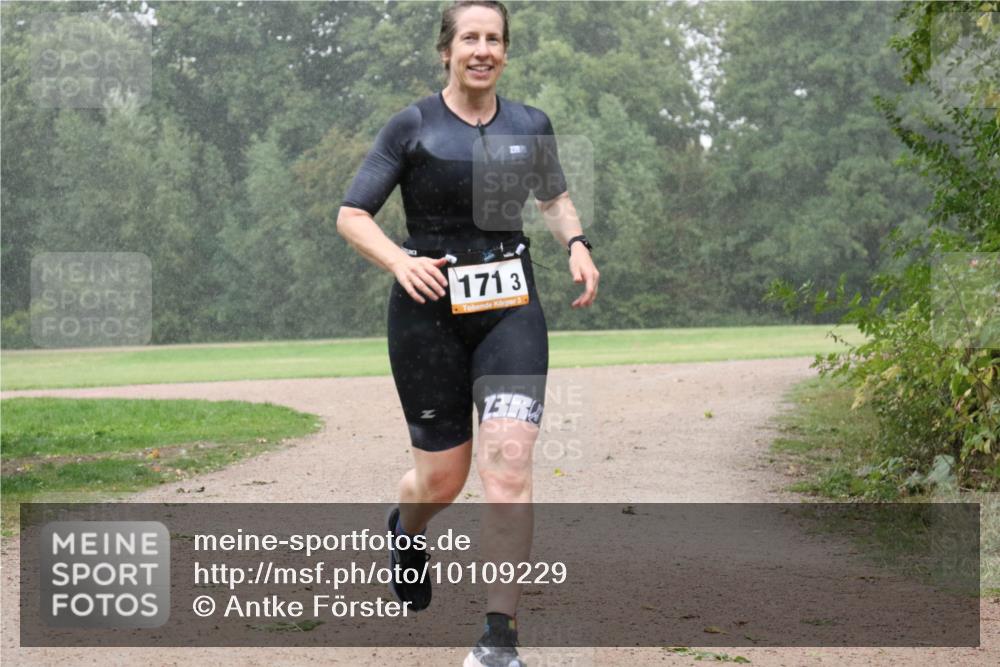 30.08.2026 - Elbe Triathlon Hamburg Antke Förster http://msf.ph/oto/10109229 30.08.2026 15:46:26 Laufen 1713, 3 meine-sportfotos.de