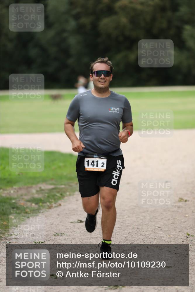 30.08.2026 - Elbe Triathlon Hamburg Antke Förster http://msf.ph/oto/10109230 30.08.2026 15:12:50 Laufen 1412, 1 meine-sportfotos.de