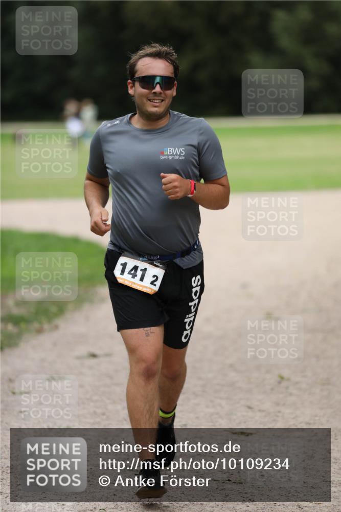 30.08.2026 - Elbe Triathlon Hamburg Antke Förster http://msf.ph/oto/10109234 30.08.2026 15:12:51 Laufen 1412 meine-sportfotos.de