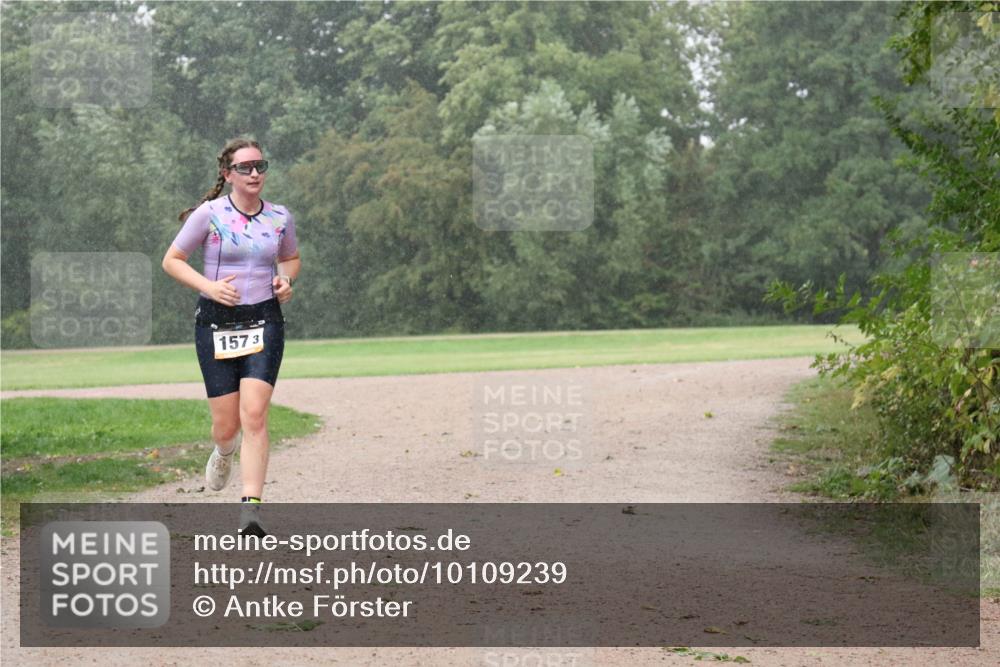 30.08.2026 - Elbe Triathlon Hamburg Antke Förster http://msf.ph/oto/10109239 30.08.2026 15:46:39 Laufen 1573 meine-sportfotos.de