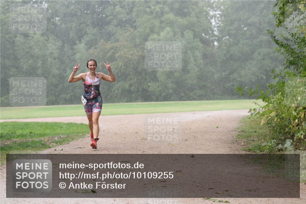 30.08.2026 - Elbe Triathlon Hamburg Antke Förster http://msf.ph/oto/10109255 30.08.2026 15:47:57 Laufen  meine-sportfotos.de