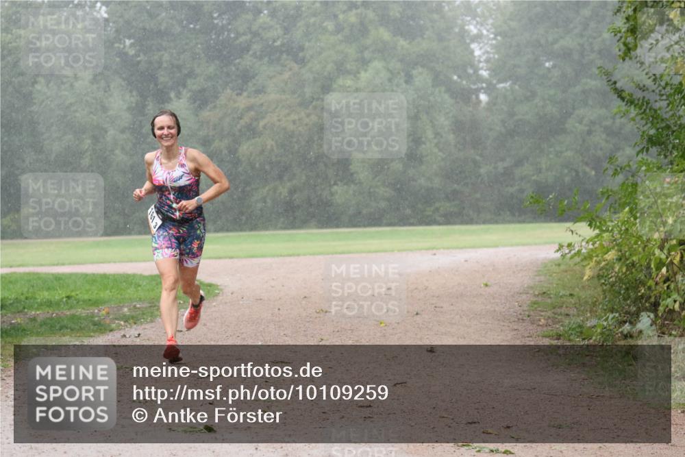 30.08.2026 - Elbe Triathlon Hamburg Antke Förster http://msf.ph/oto/10109259 30.08.2026 15:47:59 Laufen  meine-sportfotos.de