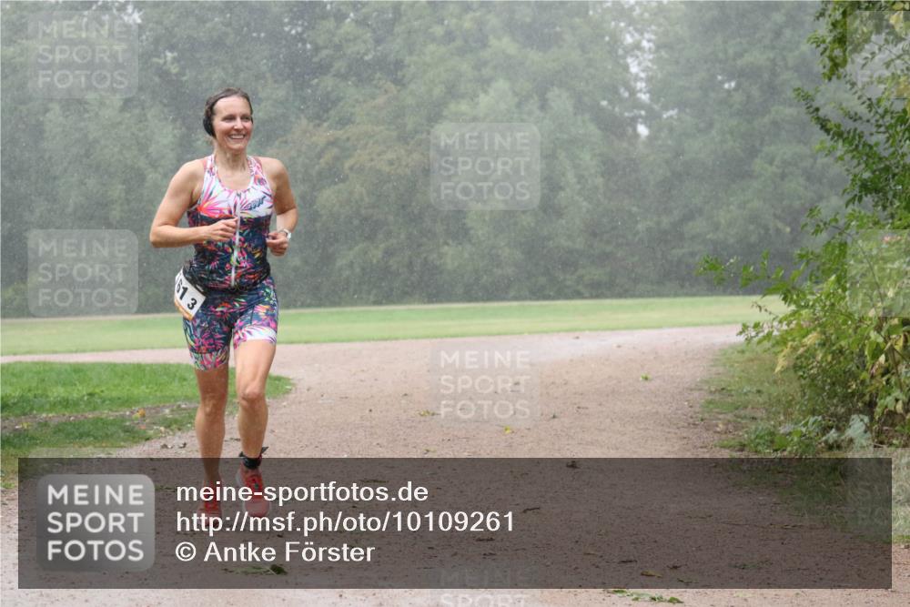 30.08.2026 - Elbe Triathlon Hamburg Antke Förster http://msf.ph/oto/10109261 30.08.2026 15:47:59 Laufen 61, 3 meine-sportfotos.de