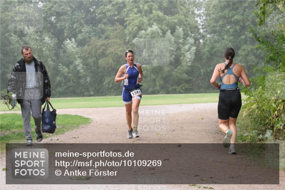 30.08.2026 - Elbe Triathlon Hamburg Antke Förster http://msf.ph/oto/10109269 30.08.2026 15:48:28 Laufen 1343 meine-sportfotos.de