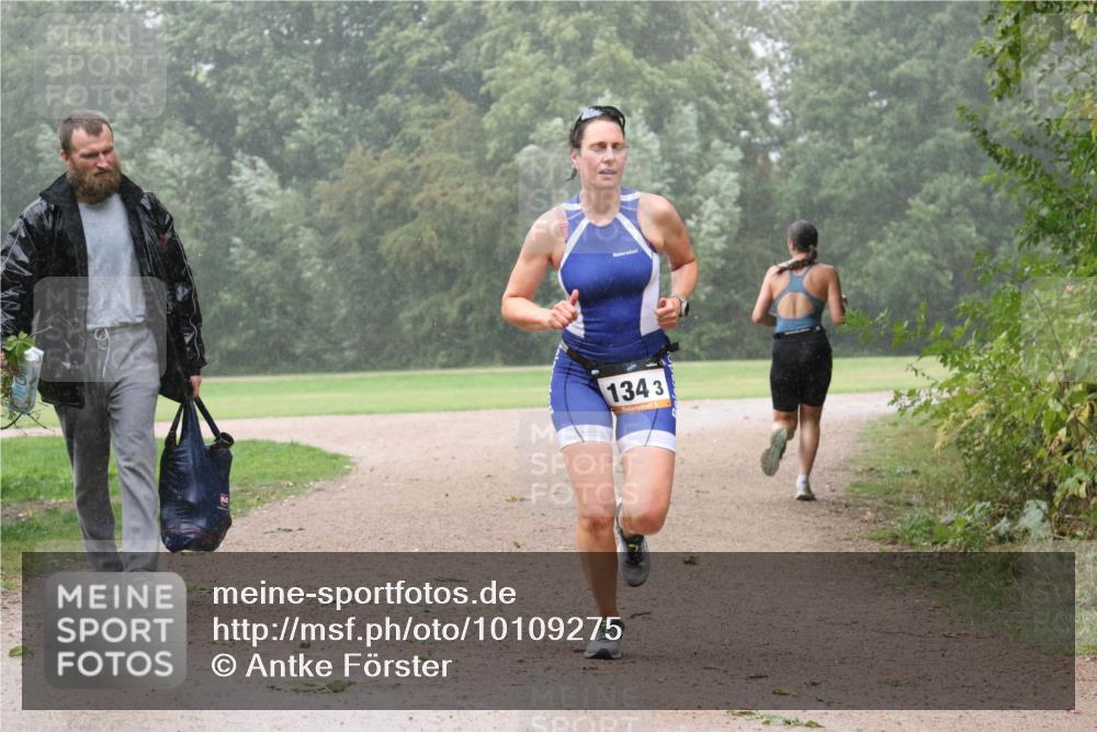 30.08.2026 - Elbe Triathlon Hamburg Antke Förster http://msf.ph/oto/10109275 30.08.2026 15:48:30 Laufen 1343, 3 meine-sportfotos.de