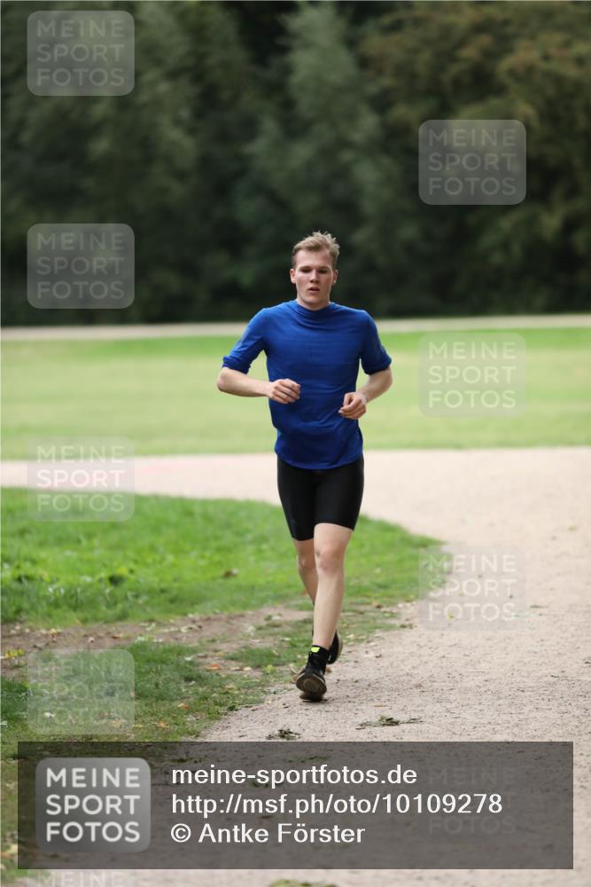 30.08.2026 - Elbe Triathlon Hamburg Antke Förster http://msf.ph/oto/10109278 30.08.2026 15:16:53 Laufen  meine-sportfotos.de