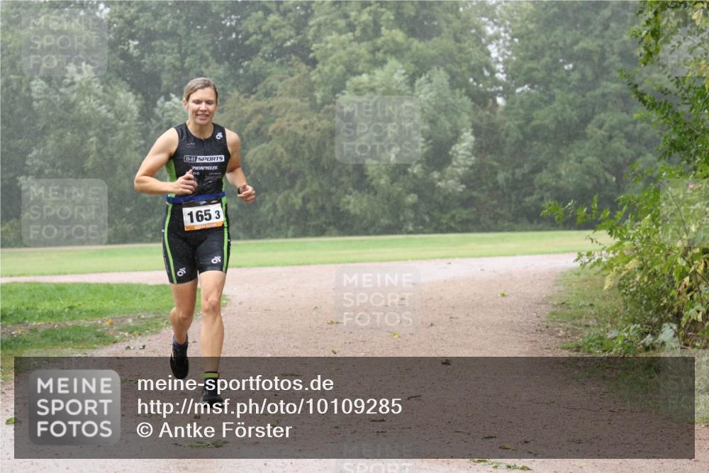 30.08.2026 - Elbe Triathlon Hamburg Antke Förster http://msf.ph/oto/10109285 30.08.2026 15:48:46 Laufen 165, 3 meine-sportfotos.de