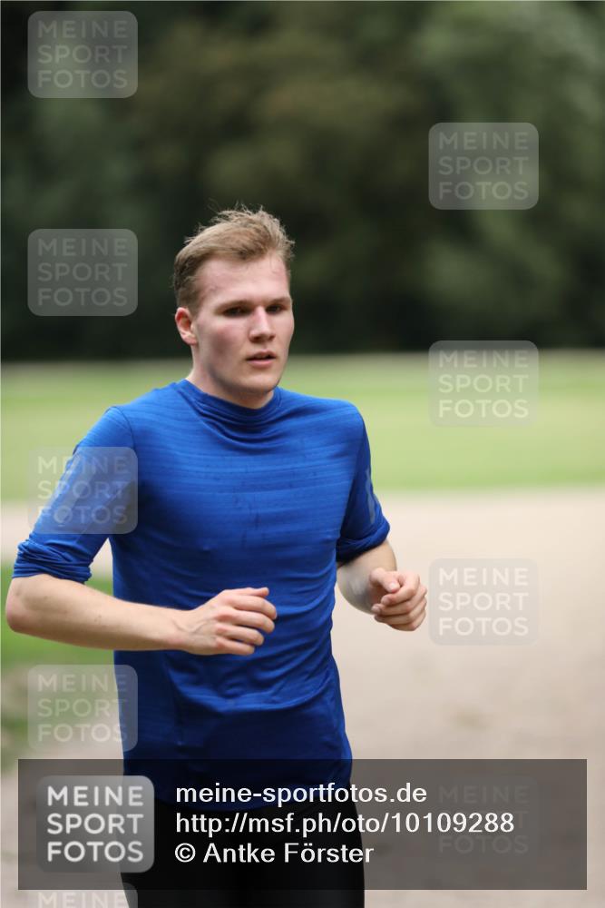 30.08.2026 - Elbe Triathlon Hamburg Antke Förster http://msf.ph/oto/10109288 30.08.2026 15:16:56 Laufen  meine-sportfotos.de