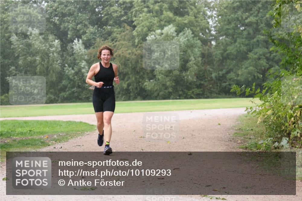 30.08.2026 - Elbe Triathlon Hamburg Antke Förster http://msf.ph/oto/10109293 30.08.2026 15:49:06 Laufen  meine-sportfotos.de