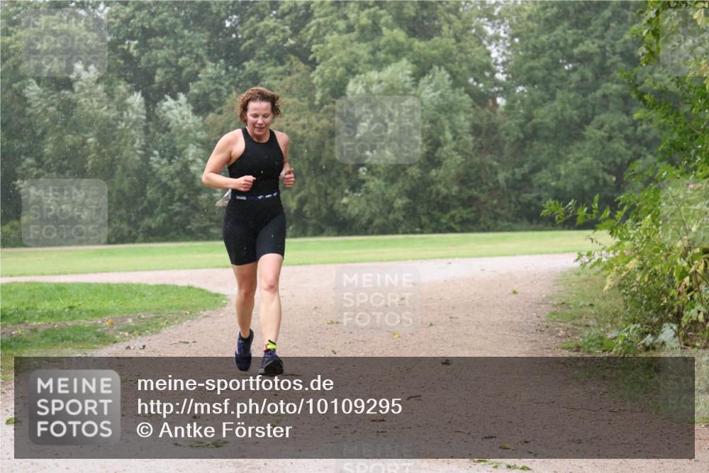30.08.2026 - Elbe Triathlon Hamburg Antke Förster http://msf.ph/oto/10109295 30.08.2026 15:49:07 Laufen  meine-sportfotos.de