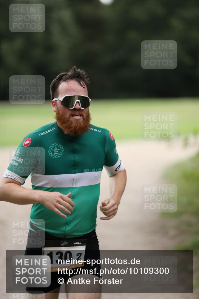 30.08.2026 - Elbe Triathlon Hamburg Antke Förster http://msf.ph/oto/10109300 30.08.2026 15:19:58 Laufen 1302 meine-sportfotos.de