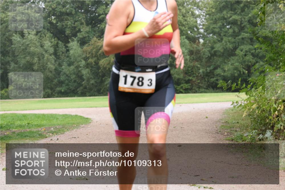 30.08.2026 - Elbe Triathlon Hamburg Antke Förster http://msf.ph/oto/10109313 30.08.2026 15:50:37 Laufen 1783 meine-sportfotos.de