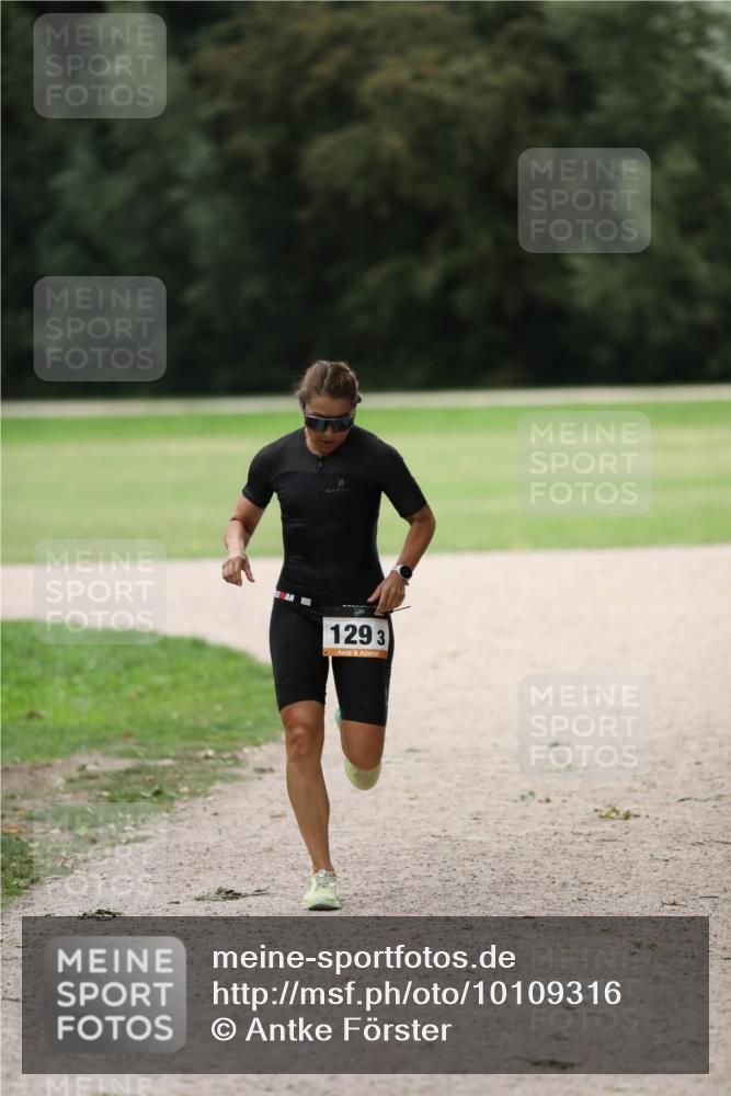 30.08.2026 - Elbe Triathlon Hamburg Antke Förster http://msf.ph/oto/10109316 30.08.2026 15:25:27 Laufen 1293 meine-sportfotos.de