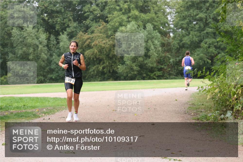 30.08.2026 - Elbe Triathlon Hamburg Antke Förster http://msf.ph/oto/10109317 30.08.2026 15:50:54 Laufen 132, 3 meine-sportfotos.de