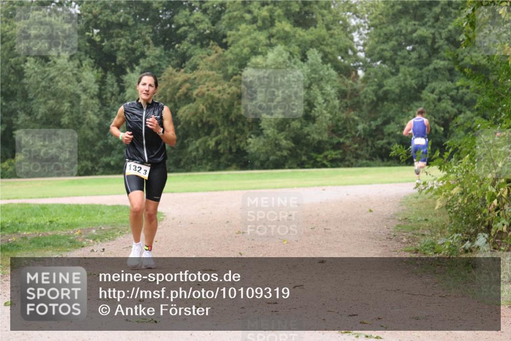 30.08.2026 - Elbe Triathlon Hamburg Antke Förster http://msf.ph/oto/10109319 30.08.2026 15:50:54 Laufen 132, 3 meine-sportfotos.de