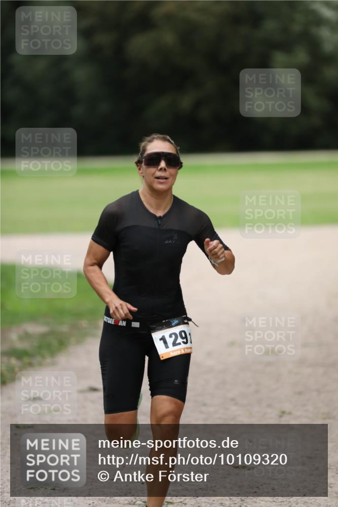 30.08.2026 - Elbe Triathlon Hamburg Antke Förster http://msf.ph/oto/10109320 30.08.2026 15:25:28 Laufen 129 meine-sportfotos.de