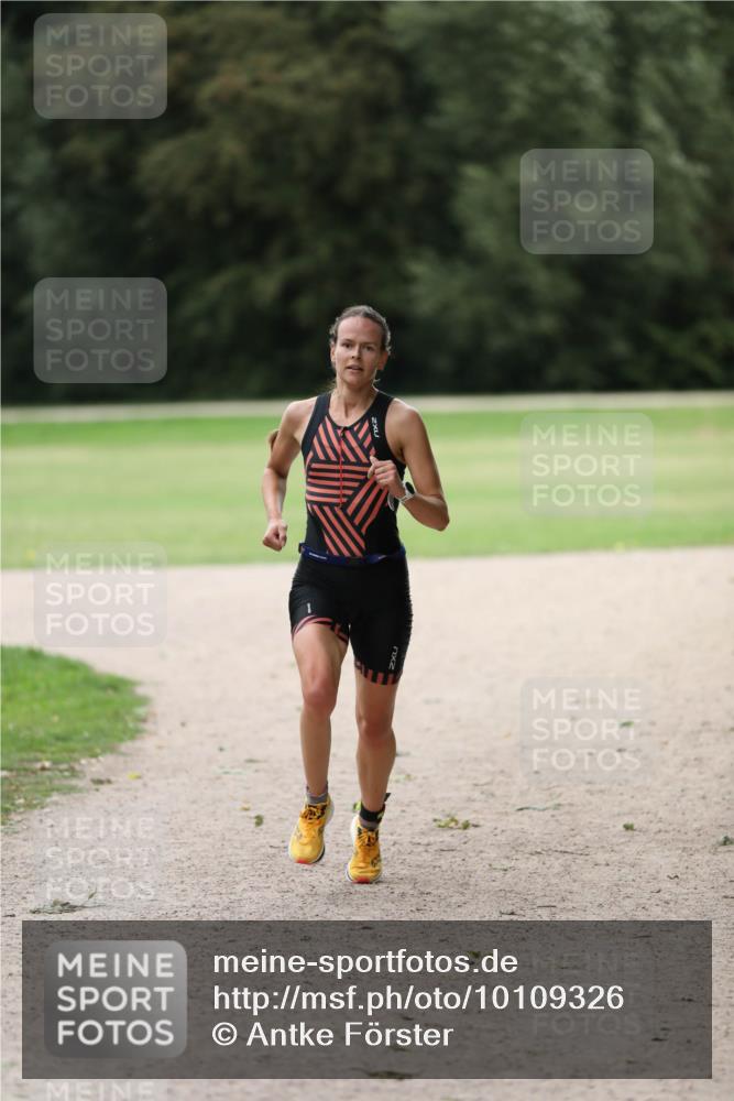 30.08.2026 - Elbe Triathlon Hamburg Antke Förster http://msf.ph/oto/10109326 30.08.2026 15:27:05 Laufen  meine-sportfotos.de