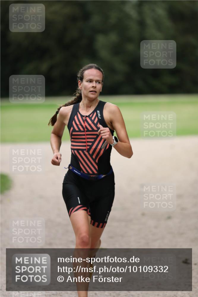 30.08.2026 - Elbe Triathlon Hamburg Antke Förster http://msf.ph/oto/10109332 30.08.2026 15:27:06 Laufen  meine-sportfotos.de
