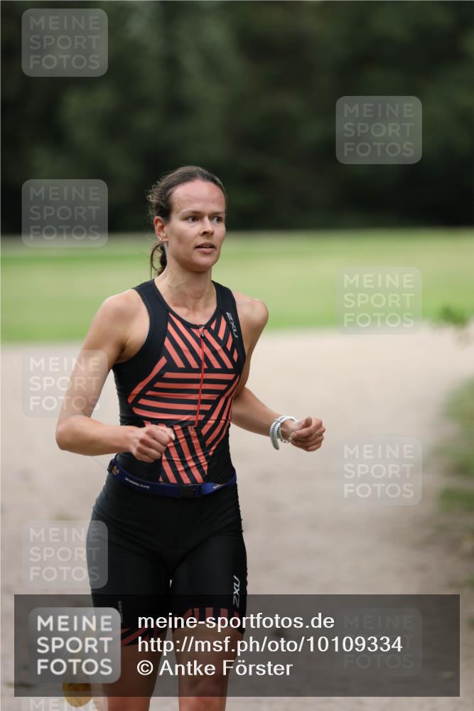 30.08.2026 - Elbe Triathlon Hamburg Antke Förster http://msf.ph/oto/10109334 30.08.2026 15:27:06 Laufen  meine-sportfotos.de