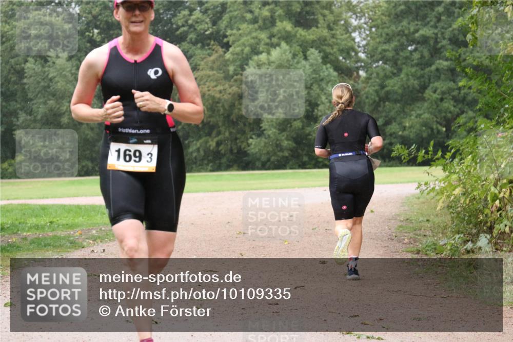 30.08.2026 - Elbe Triathlon Hamburg Antke Förster http://msf.ph/oto/10109335 30.08.2026 15:51:46 Laufen 169, 3 meine-sportfotos.de