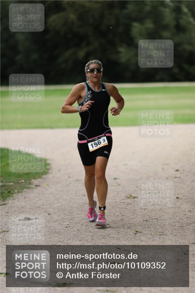 30.08.2026 - Elbe Triathlon Hamburg Antke Förster http://msf.ph/oto/10109352 30.08.2026 15:30:39 Laufen 156, 3, 3 meine-sportfotos.de