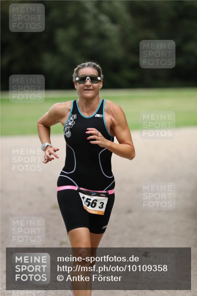 30.08.2026 - Elbe Triathlon Hamburg Antke Förster http://msf.ph/oto/10109358 30.08.2026 15:30:41 Laufen 56, 3, 431 meine-sportfotos.de